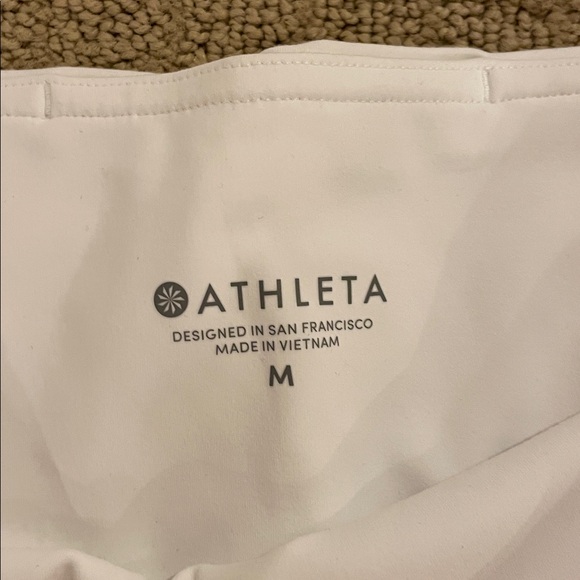 Athleta Salutation Stash Pocket Capri in White - Picture 2 of 4